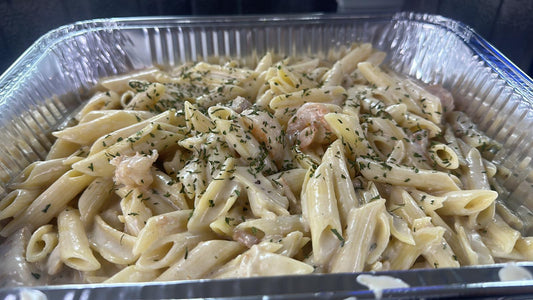 C) Pasta Alfredo con Pollo/ Alfredo with Chicken